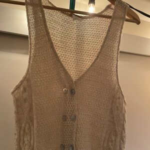 Women's Cable Knit V-Neck Sweater Vest ~ Daytrip ~ Medium